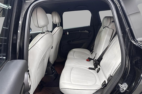 MINI Countryman Cooper SE 16 of 28