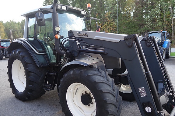 Valtra N141 Adv. 2 of 11