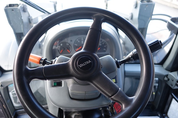 Valtra N141 Adv. 11 of 11
