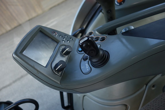 Valtra N141 Adv. 8 of 11