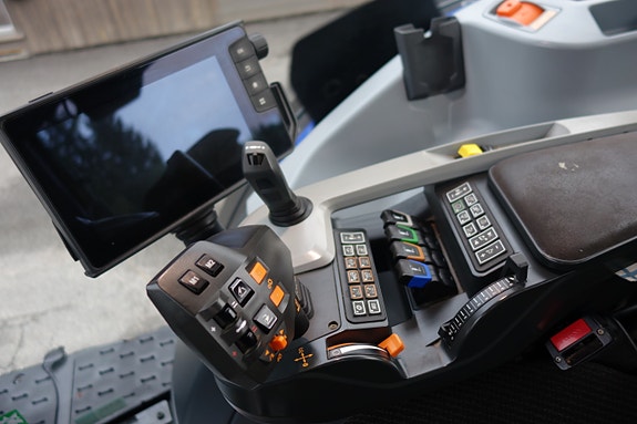 Valtra N175 Direct 8 of 11