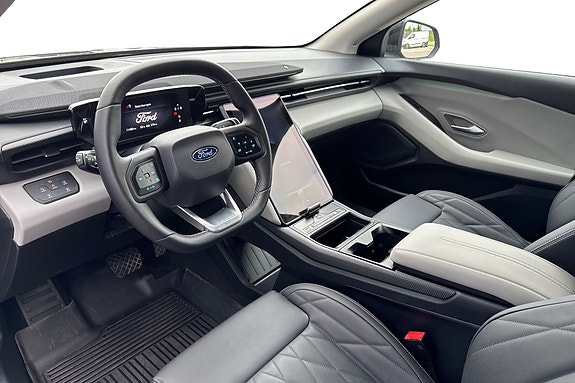 Ford Explorer 10 of 24