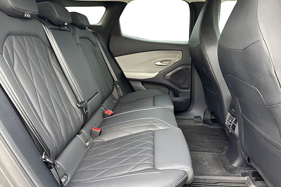 Ford Explorer 13 of 24
