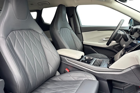 Ford Explorer 12 of 24