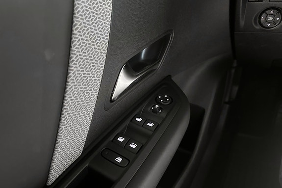 Citroen E-C4 17 of 26