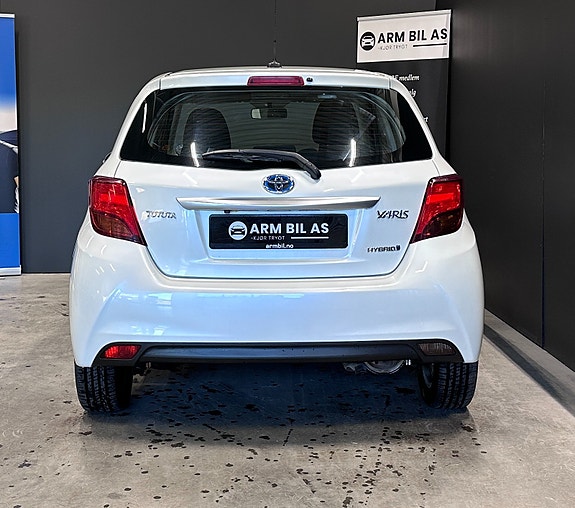 Toyota Yaris 9 of 29