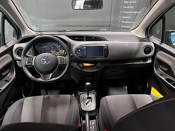 Toyota Yaris 16 of 29