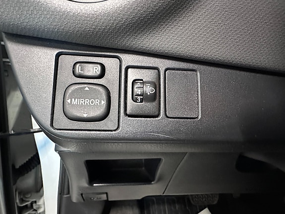 Toyota Yaris 28 of 29