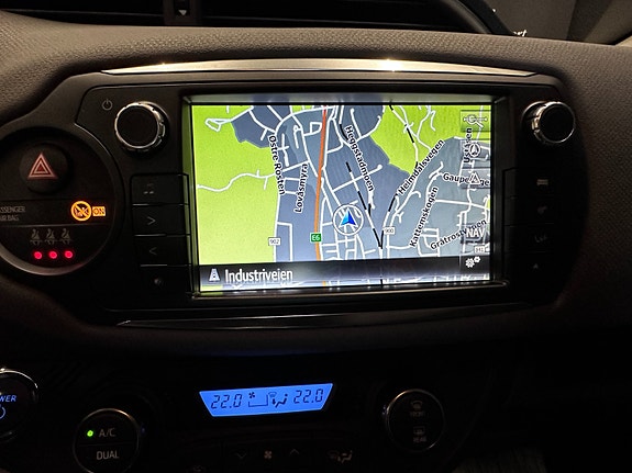 Toyota Yaris 21 of 29