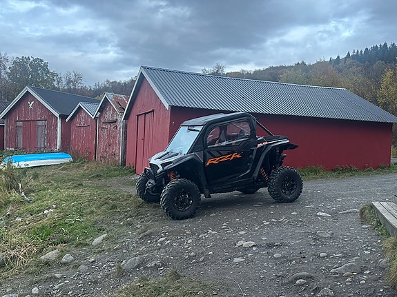 Polaris RZR XP 1000 4 of 7