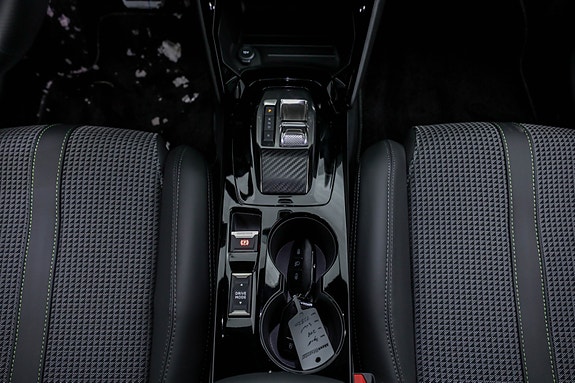 Peugeot 208 12 of 30