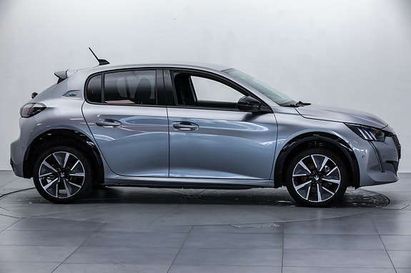 Peugeot 208 2 of 30