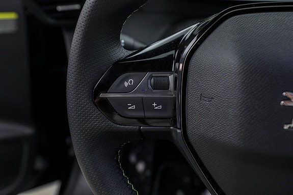 Peugeot 208 26 of 30