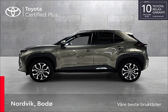 Toyota Yaris Cross 2 of 21