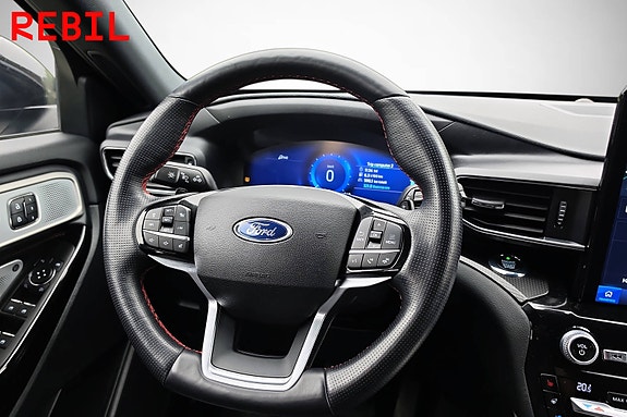 Ford Explorer 12 of 21