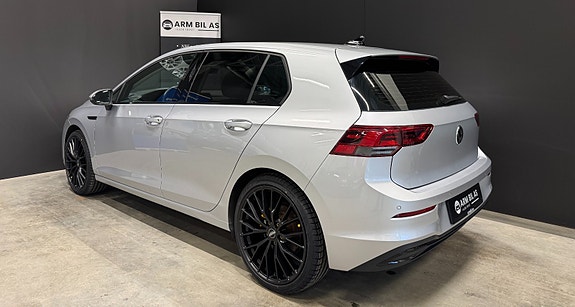 Volkswagen Golf VIII 10 of 30