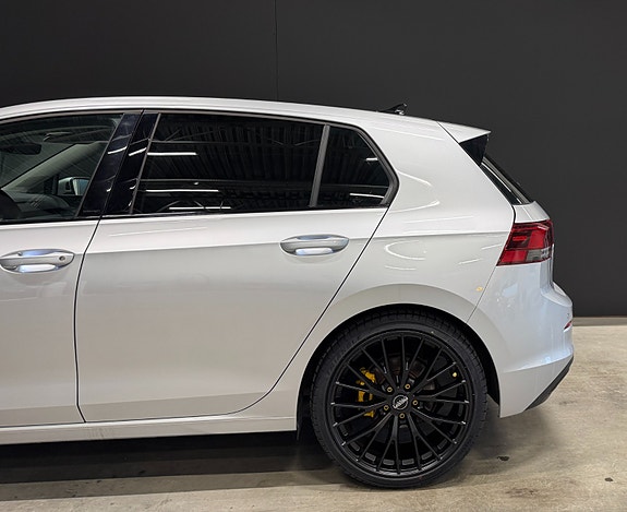 Volkswagen Golf VIII 13 of 30