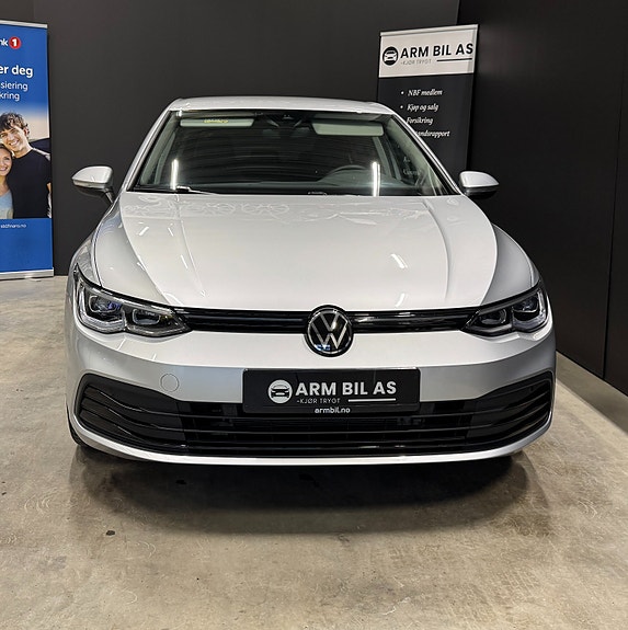 Volkswagen Golf VIII 2 of 30
