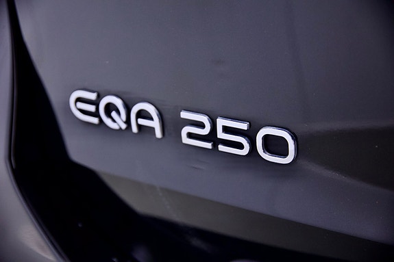 Mercedes-Benz EQA250 8 of 14
