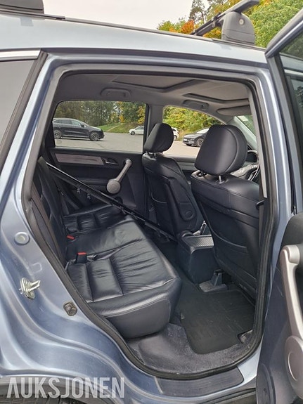 Honda CR-V 10 of 30