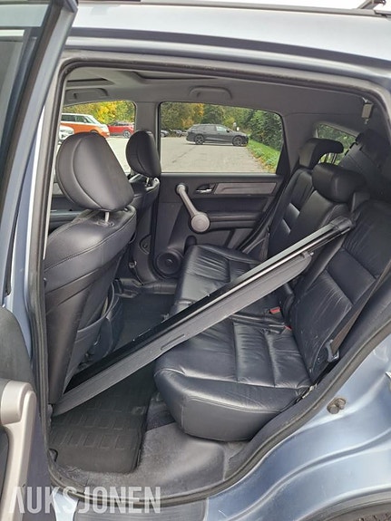 Honda CR-V 9 of 30