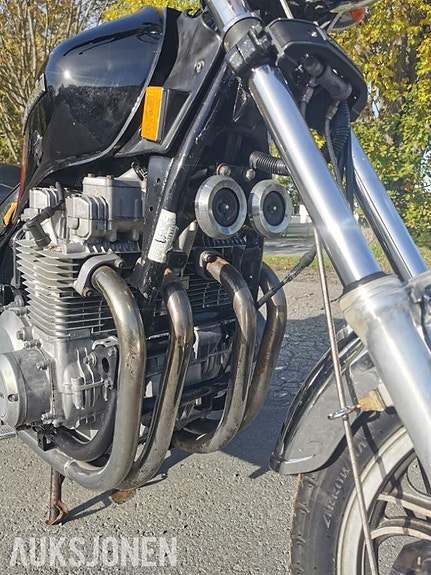 Kawasaki ZN 1100 LTD 25 of 30