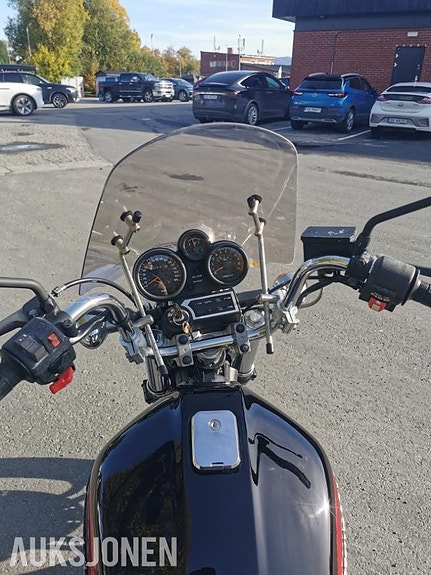 Kawasaki ZN 1100 LTD 7 of 30