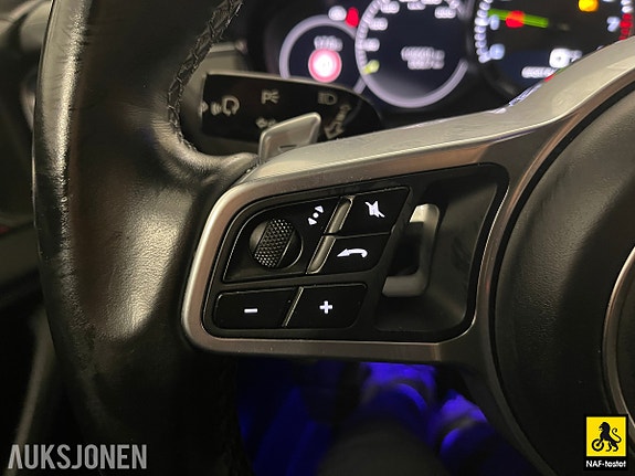 Porsche Panamera 18 of 30