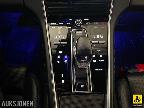Porsche Panamera 25 of 30