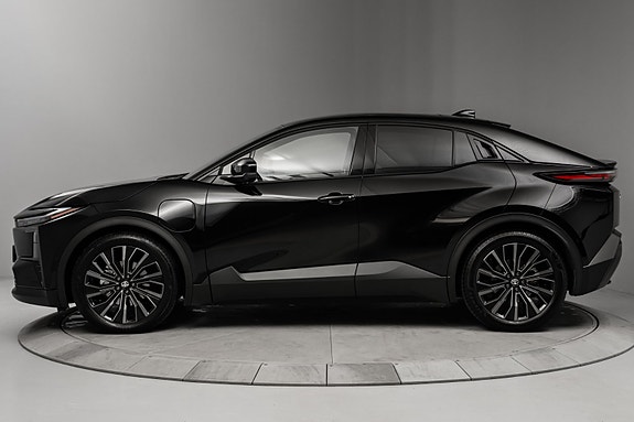 Toyota C-HR 2 of 30