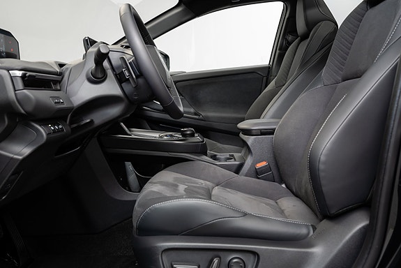 Toyota C-HR 15 of 30