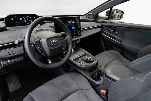 Toyota C-HR 12 of 30