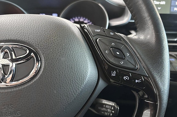 Toyota C-HR 16 of 24
