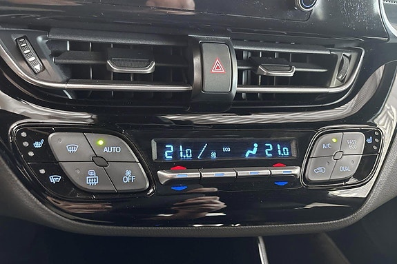 Toyota C-HR 15 of 24