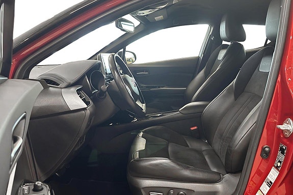 Toyota C-HR 8 of 24