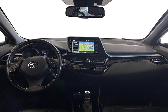 Toyota C-HR 6 of 24