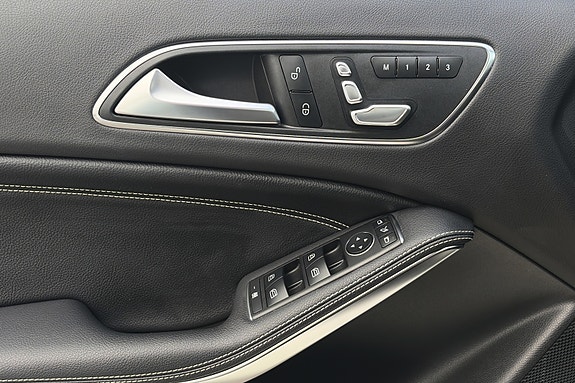 Mercedes-Benz A180 25 of 30