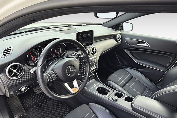 Mercedes-Benz A180 11 of 30