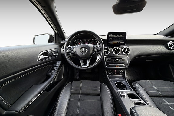 Mercedes-Benz A180 14 of 30