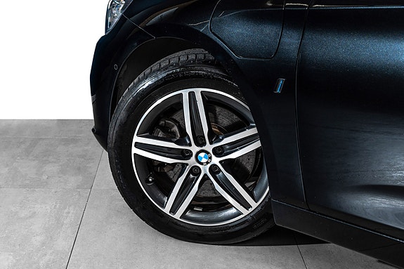 BMW 225xe 9 of 25
