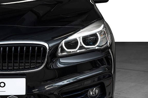 BMW 225xe 4 of 25