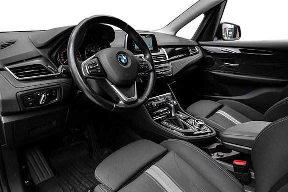 BMW 225xe 10 of 25