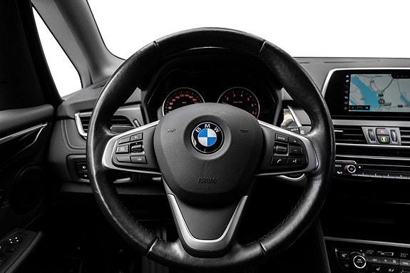 BMW 225xe 15 of 25