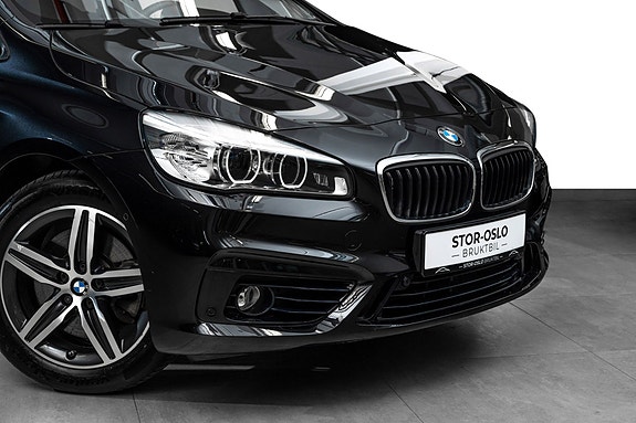 BMW 225xe 2 of 25