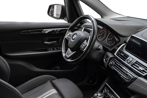 BMW 225xe 14 of 25