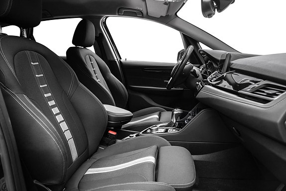 BMW 225xe 13 of 25