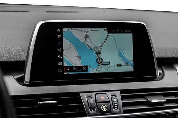 BMW 225xe 20 of 25