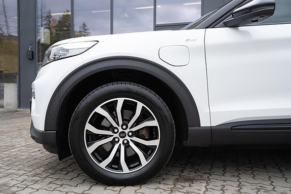 Ford Explorer 3 of 30