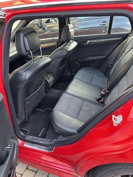 Mercedes-Benz C200 6 of 9