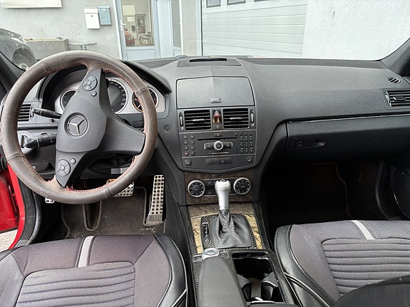 Mercedes-Benz C200 5 of 9